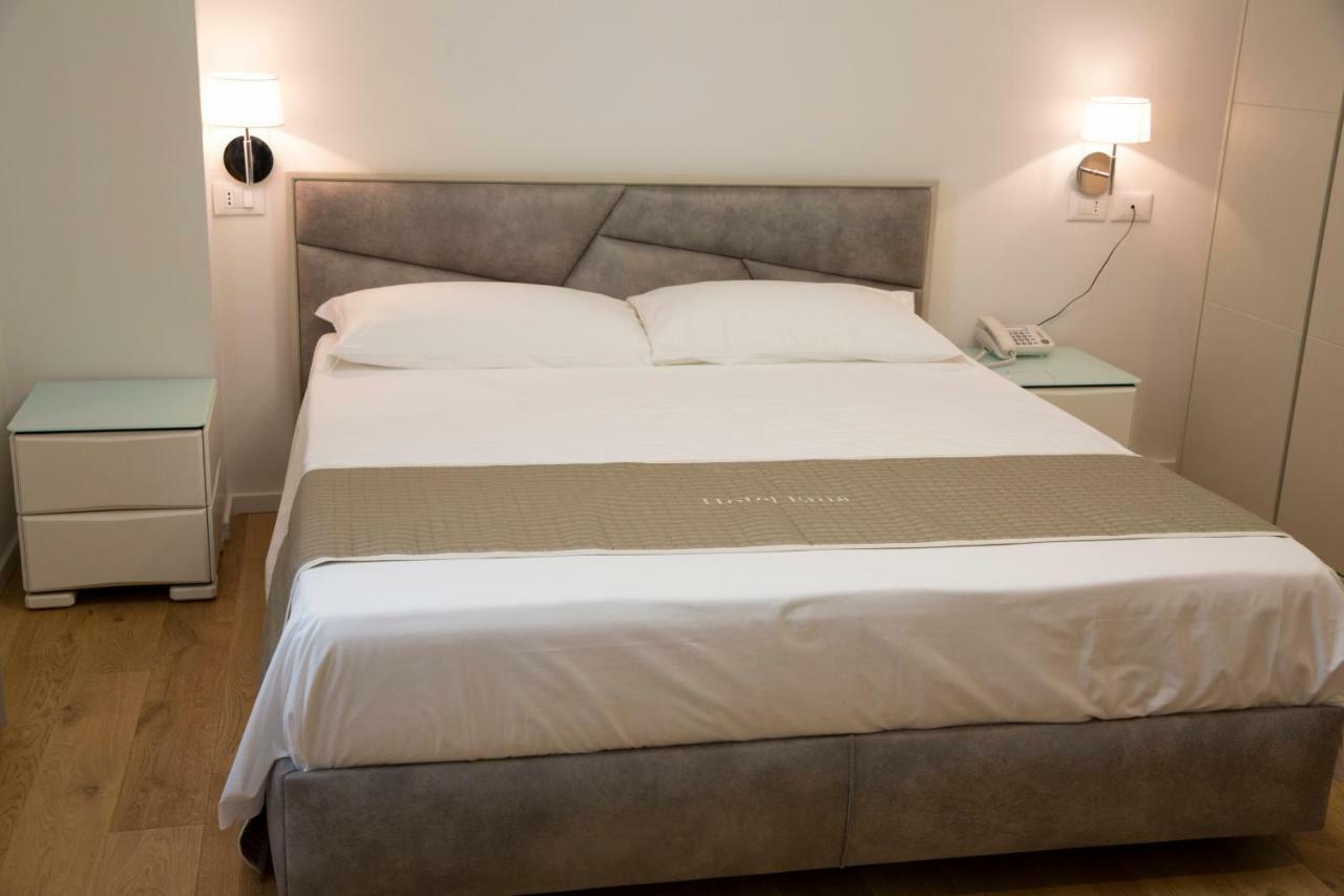 Boutique Hotel Enia プラート エクステリア 写真