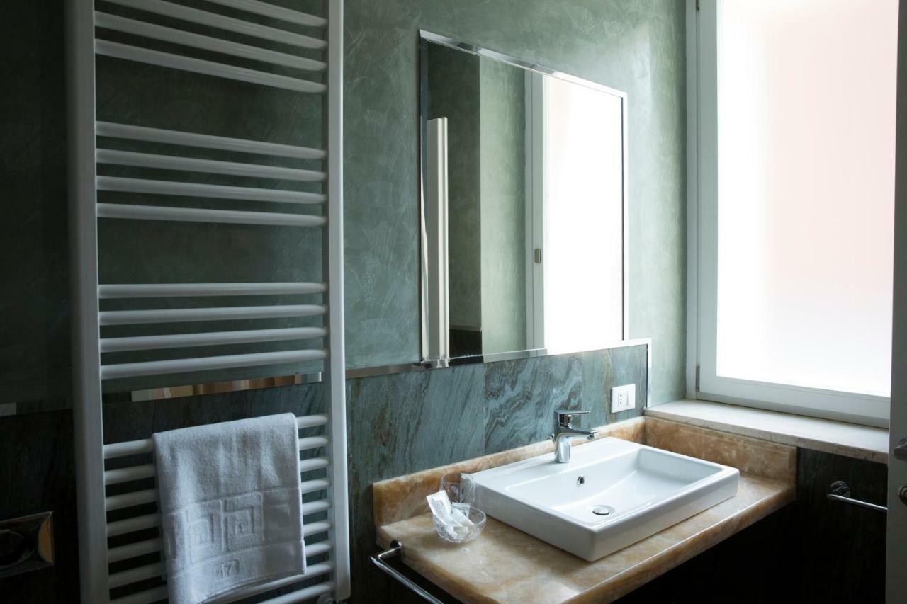 Boutique Hotel Enia プラート エクステリア 写真