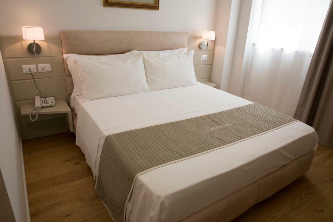 Boutique Hotel Enia プラート エクステリア 写真